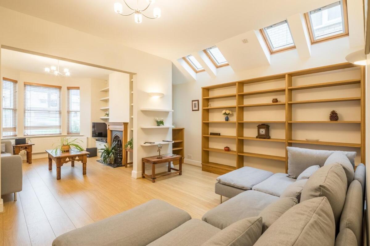 Large 4 Bedroom Home With Garden And Free Parking CBG Exterior foto