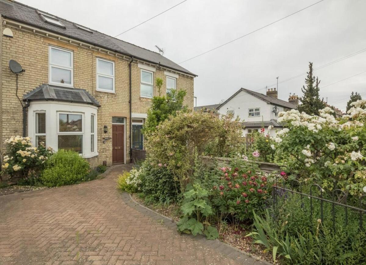 Large 4 Bedroom Home With Garden And Free Parking CBG Exterior foto