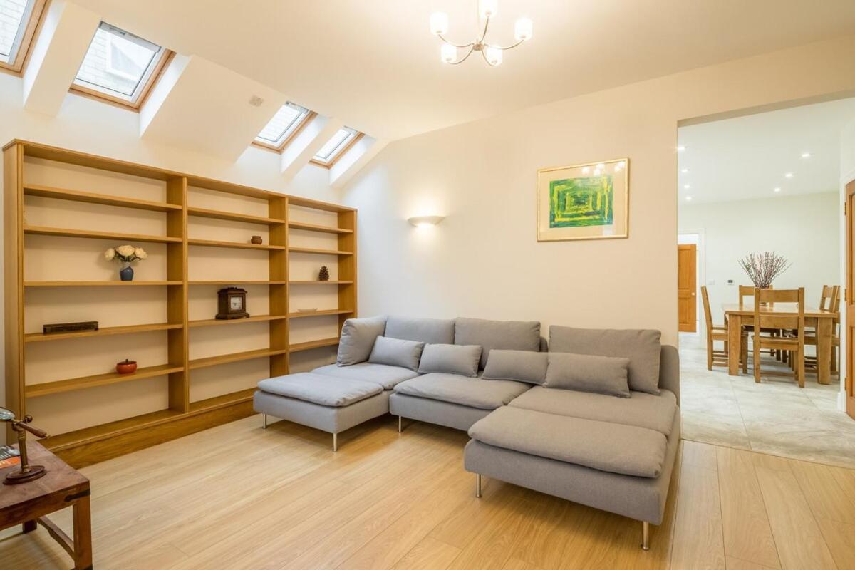 Large 4 Bedroom Home With Garden And Free Parking CBG Exterior foto